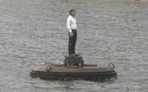 Mann auf dem Wasser